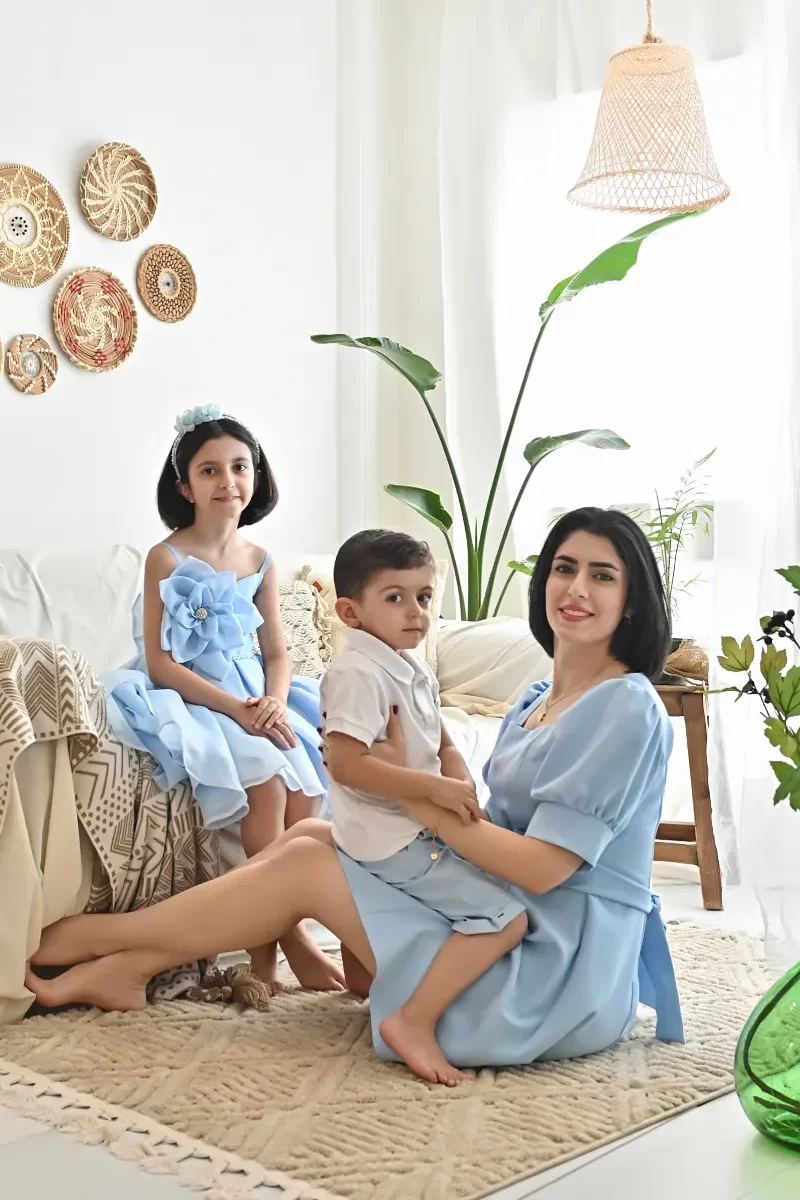 عکاسی خانوادگی با دکور زیبای گلسا استودیو